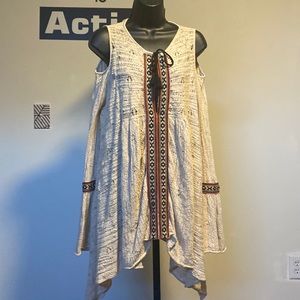 FREE PEOPLE  "for the love of flowers" tunic. SIZE-SMALL/PETITE-PRE-OWNED